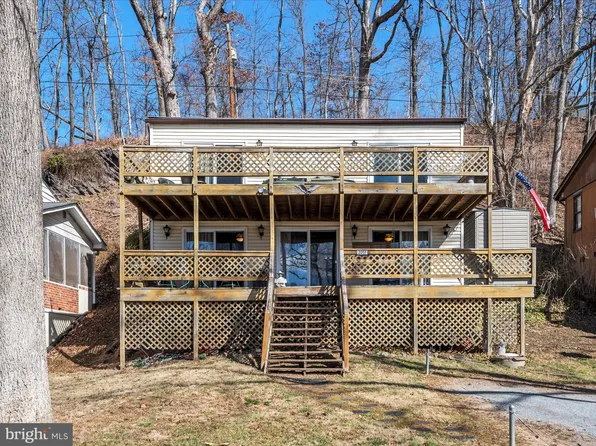 2057 Lockes Mill Rd, Berryville, VA 22611