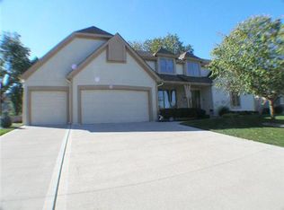 2431 NW Valley View Dr, Lees Summit, MO 64081