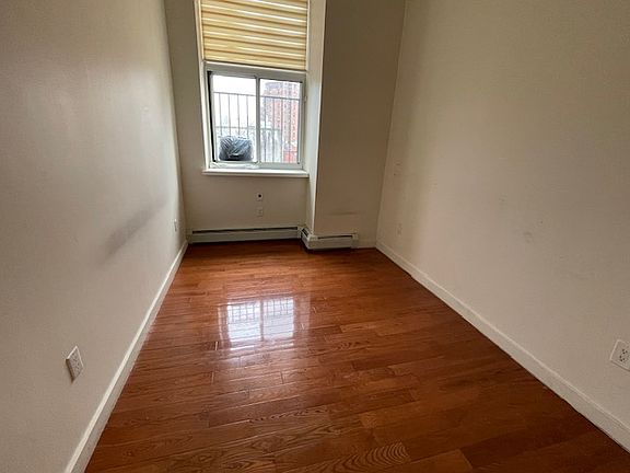 5th image of 165 Henry St APT 706