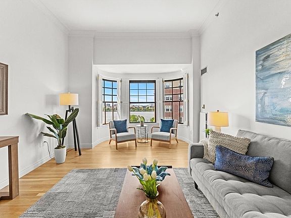 2nd image of 4 Charlesgate E APT 705