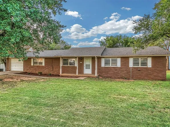 205 E Michigan Ave, Corn, OK 73024