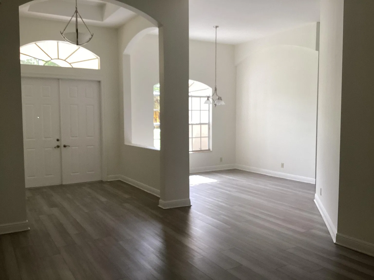 3 bed, 2.0 bath, 2757 sqft, $4,500 — Photo 2