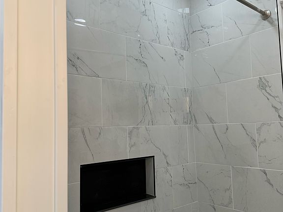 4th image of 192 E Delavan Ave #2