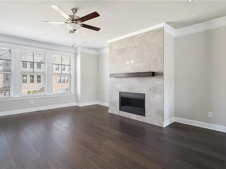 1758 Samantha Bnd — Photo 11
