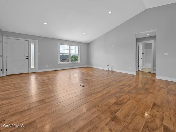 3rd image of 4043 Westminister Dr
