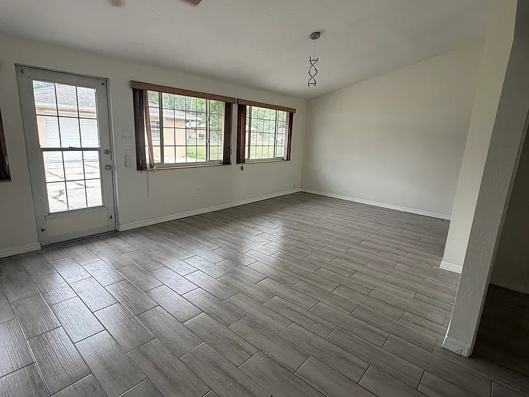 Magellan Dr — Photo 8