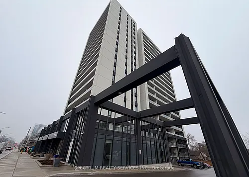 741 King St W Photo 1