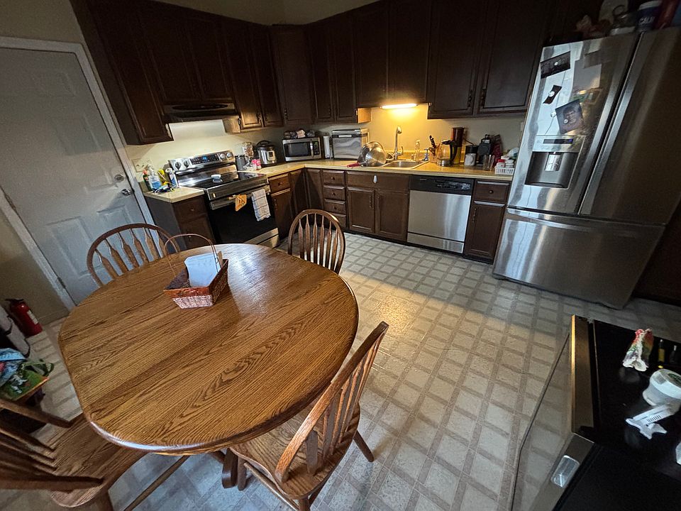 2nd image of 3908 Pine Wood Dr NE