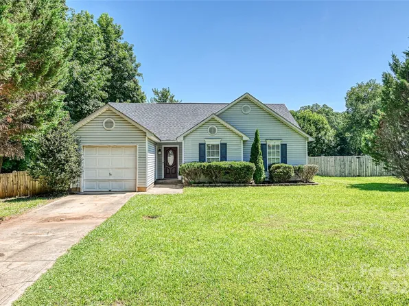 705 White Oak Ln, Matthews, NC 28104