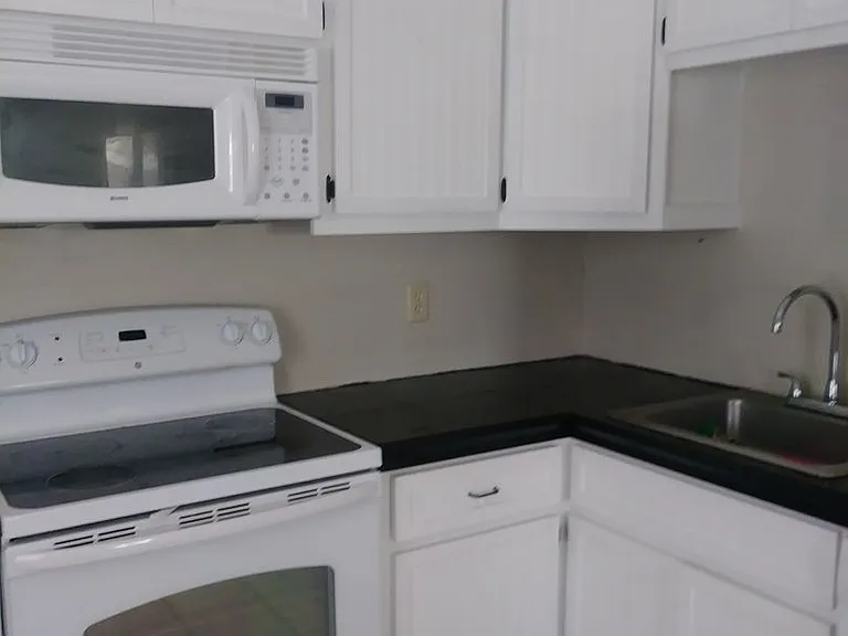 346 N Dewey St — Photo 7