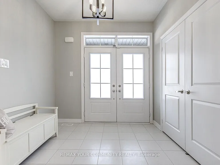 953 Barton Way — Photo 3