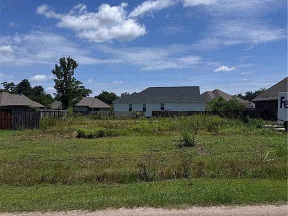 4th image of 21297 Lake Maurepas Ct