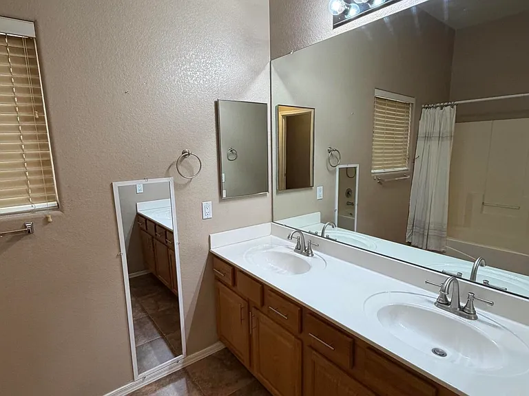 15603 N 79th Dr — Photo 16