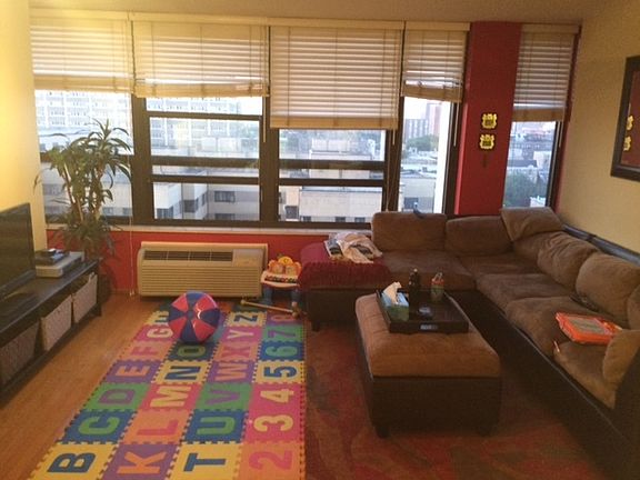 3rd image of 5100 N Marine Dr APT 3G