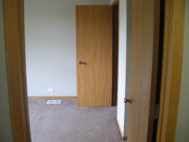 2 bed, 1.5 bath, 900 sqft, $1,300 — Photo 3