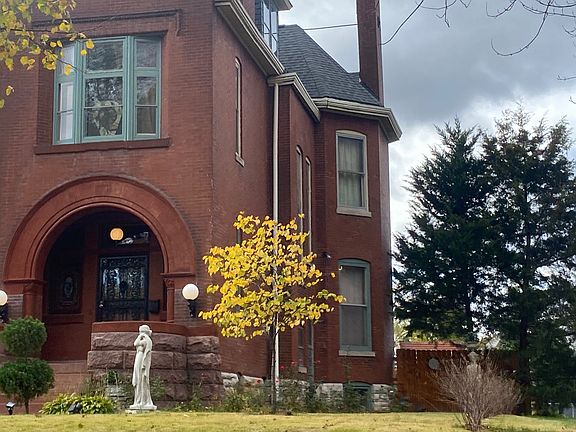 2nd image of 3514 Hawthorne Blvd