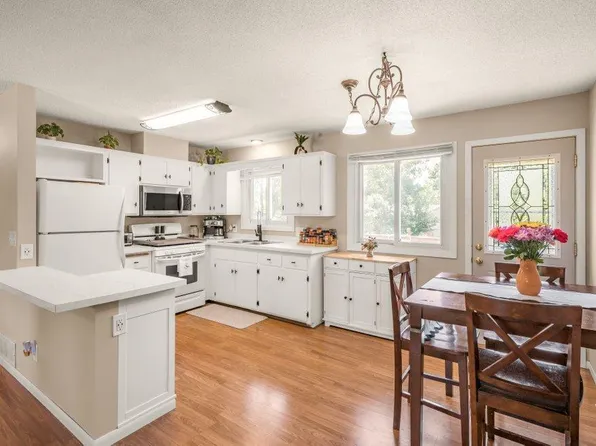 1808 W River St, Monticello, MN 55362