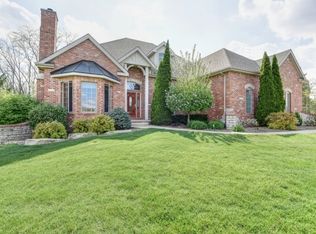 1501 Ridgefield Dr, Mahomet, IL 61853