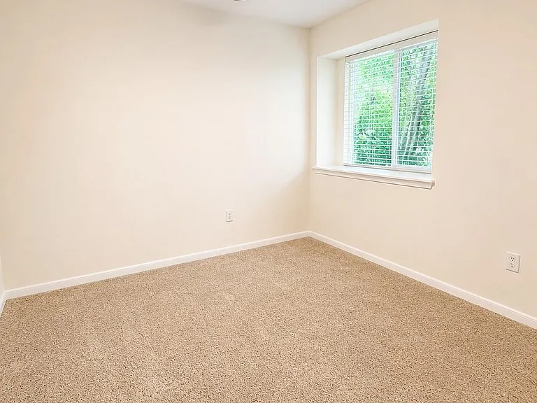 202 Mossberg Ln — Photo 15