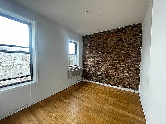5th image of 11 Spencer Pl #4L