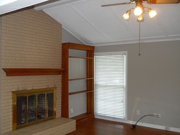5th image of 106 Russell St