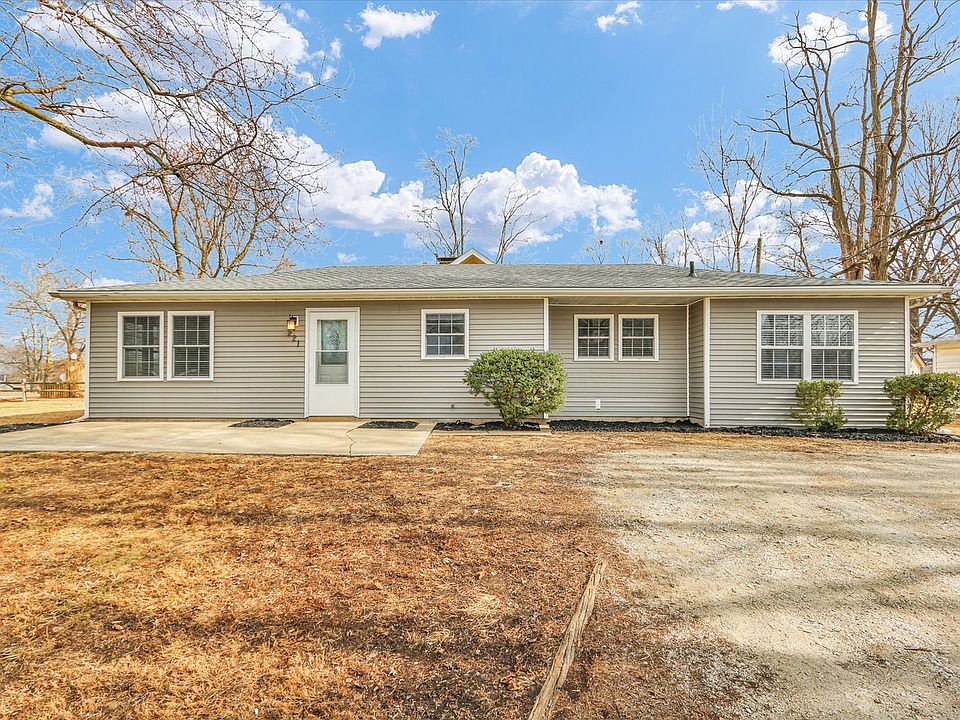 1st image of 221 Augusta Dr