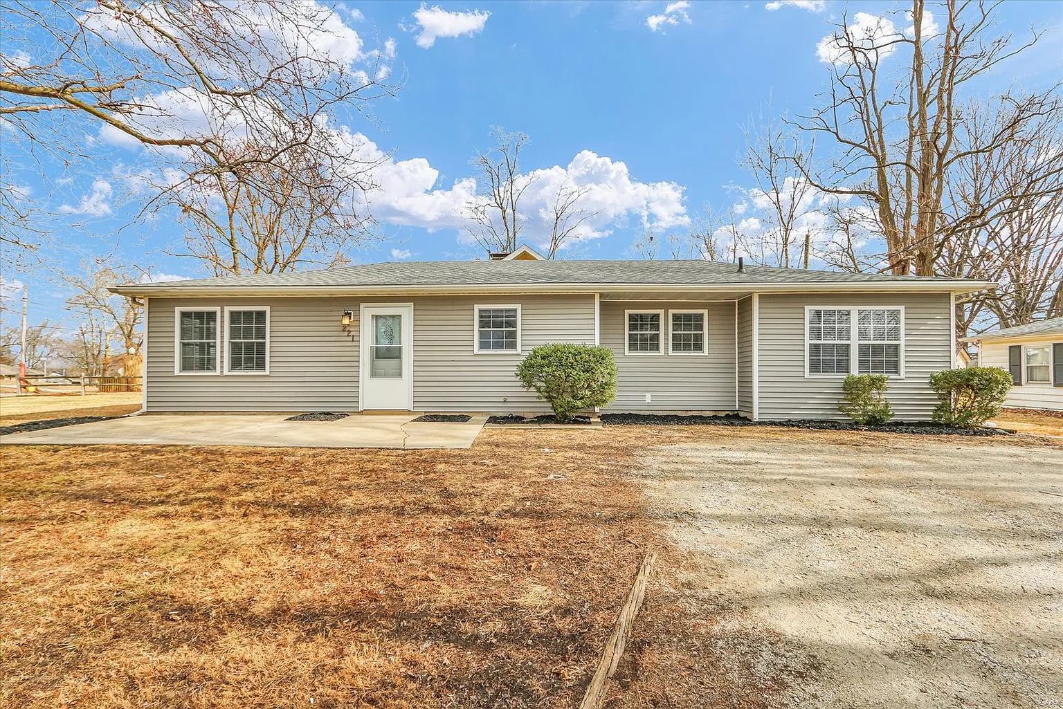 221 Augusta Dr photo 1