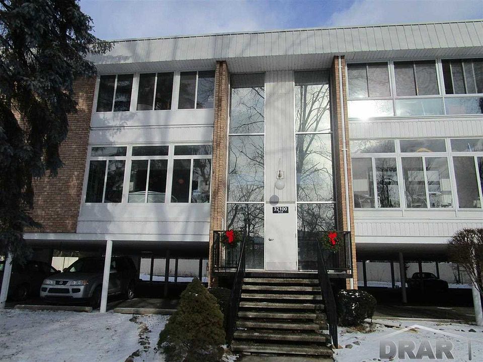 1st image of 32100 Grand River Ave