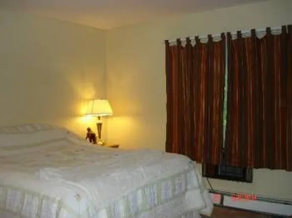 1035 Higgins Quarters Dr #4-207, Hoffman Estates, IL 60169