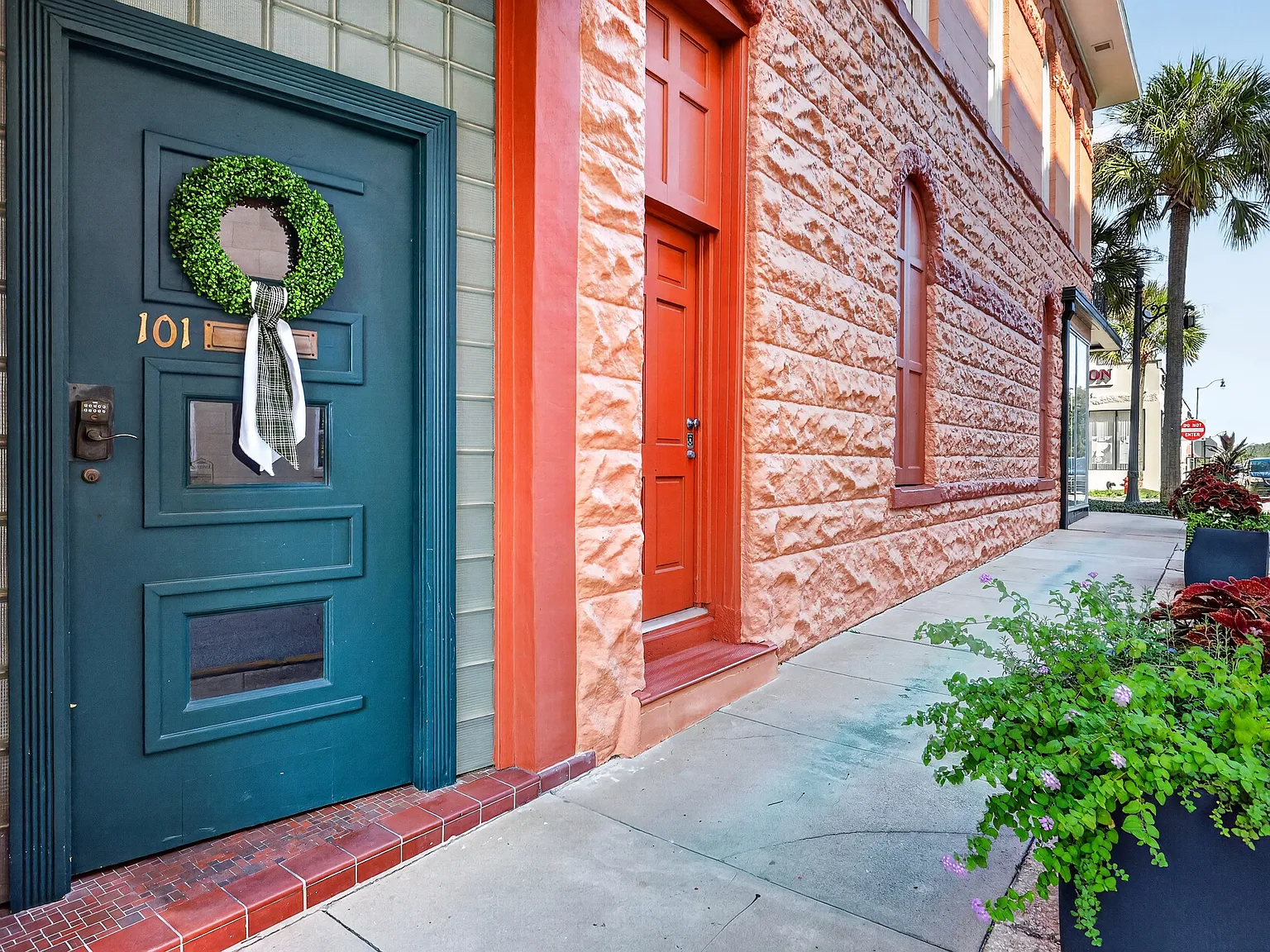 3 bed, 3500 sqft, $3,700 — Photo 2