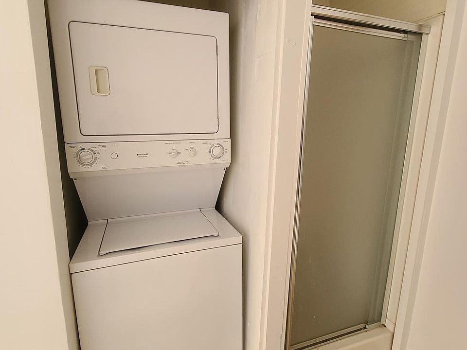 2nd image of 218 King St Floor 2