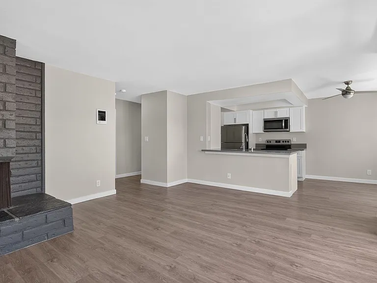 425 Coronado Ave — Photo 20