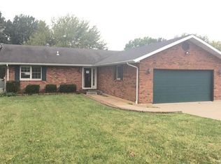 301 S Breidecker St, Columbia, IL