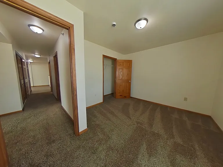 Eagle Point Apartments — Photo 27