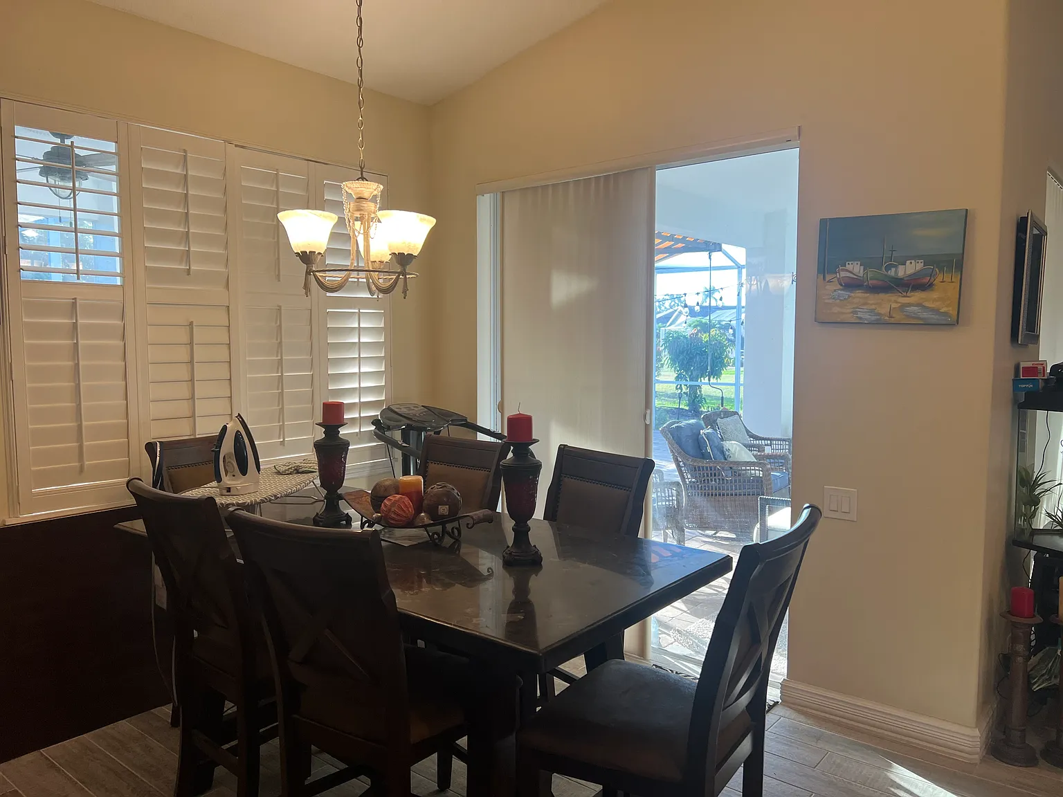 3 bed, 2263 sqft, $3,300 — Photo 2