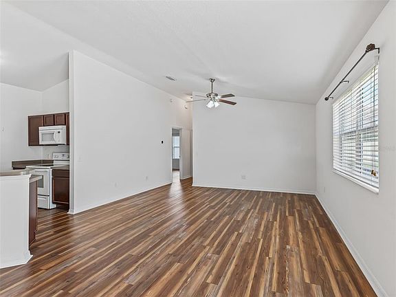 5th image of 3046 Nutwood Ave