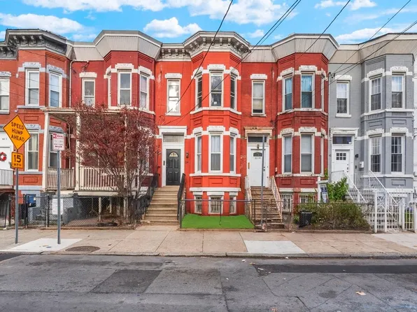 64 Oak Street image 8 of 15