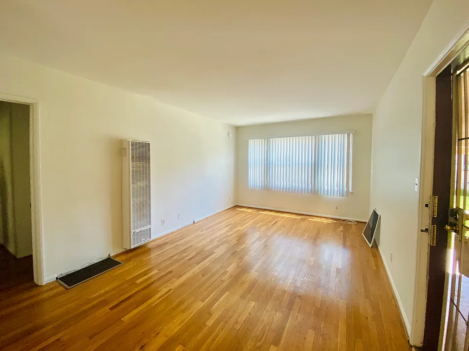 2327 Merton Ave #1