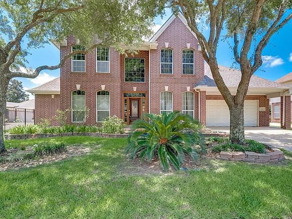 2nd image of 2618 Garnet Ct