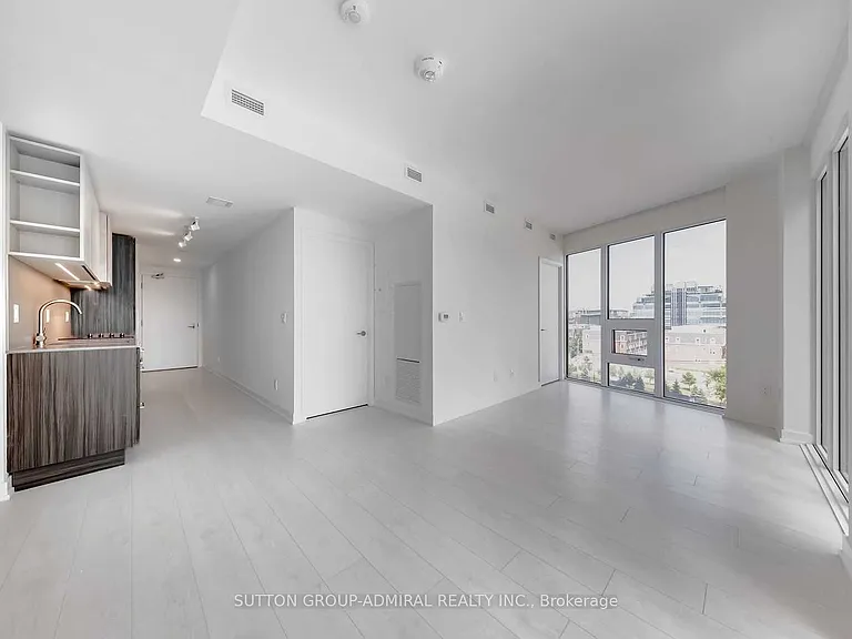 19 Western Battery Rd #522 — Photo 7