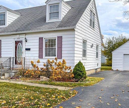 4th image of 2114 Mayflower Ave