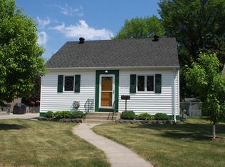 414 12th St N, Moorhead, MN 56560