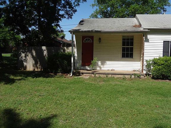 5th image of 504 Rosewood St