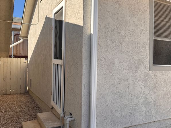 1117 La Presa Ave