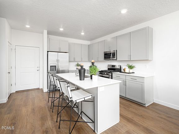 5th image of 2476 N Wildwood Ln