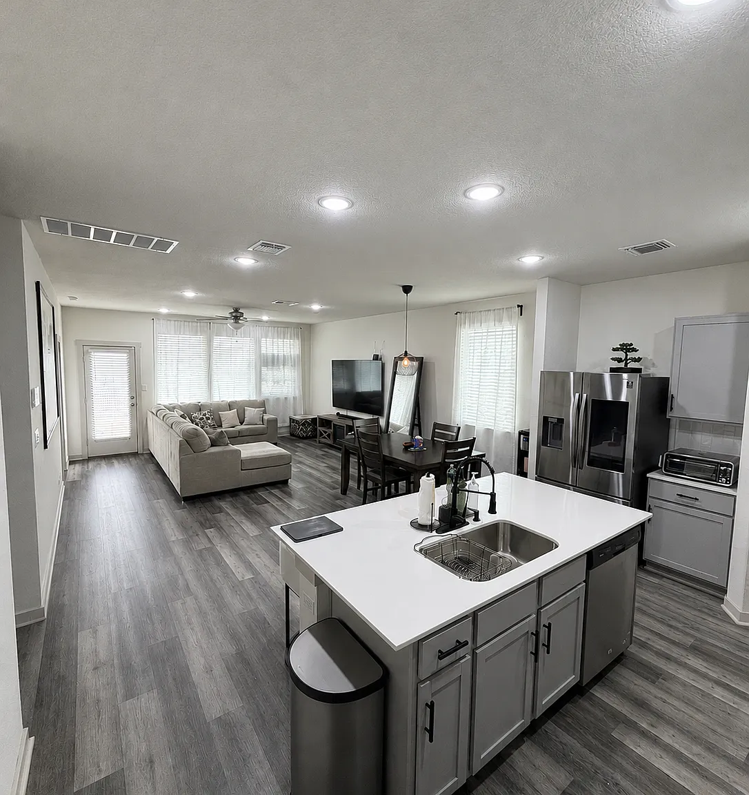 4 bed, 1612 sqft, $2,150 — Photo 4