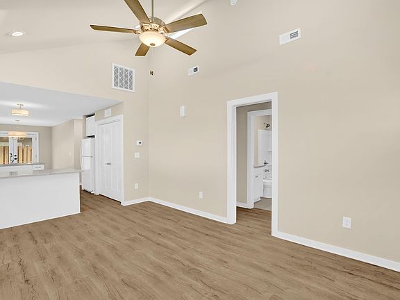4th image of 606 N Street North St #612