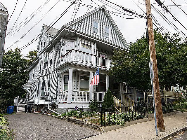 1st image of 94 Bartlett St #3