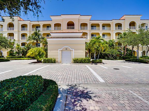 4th image of 13 W Harbour Isle Drive #303