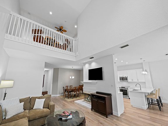 2nd image of 200 NE 14th Avenue #2